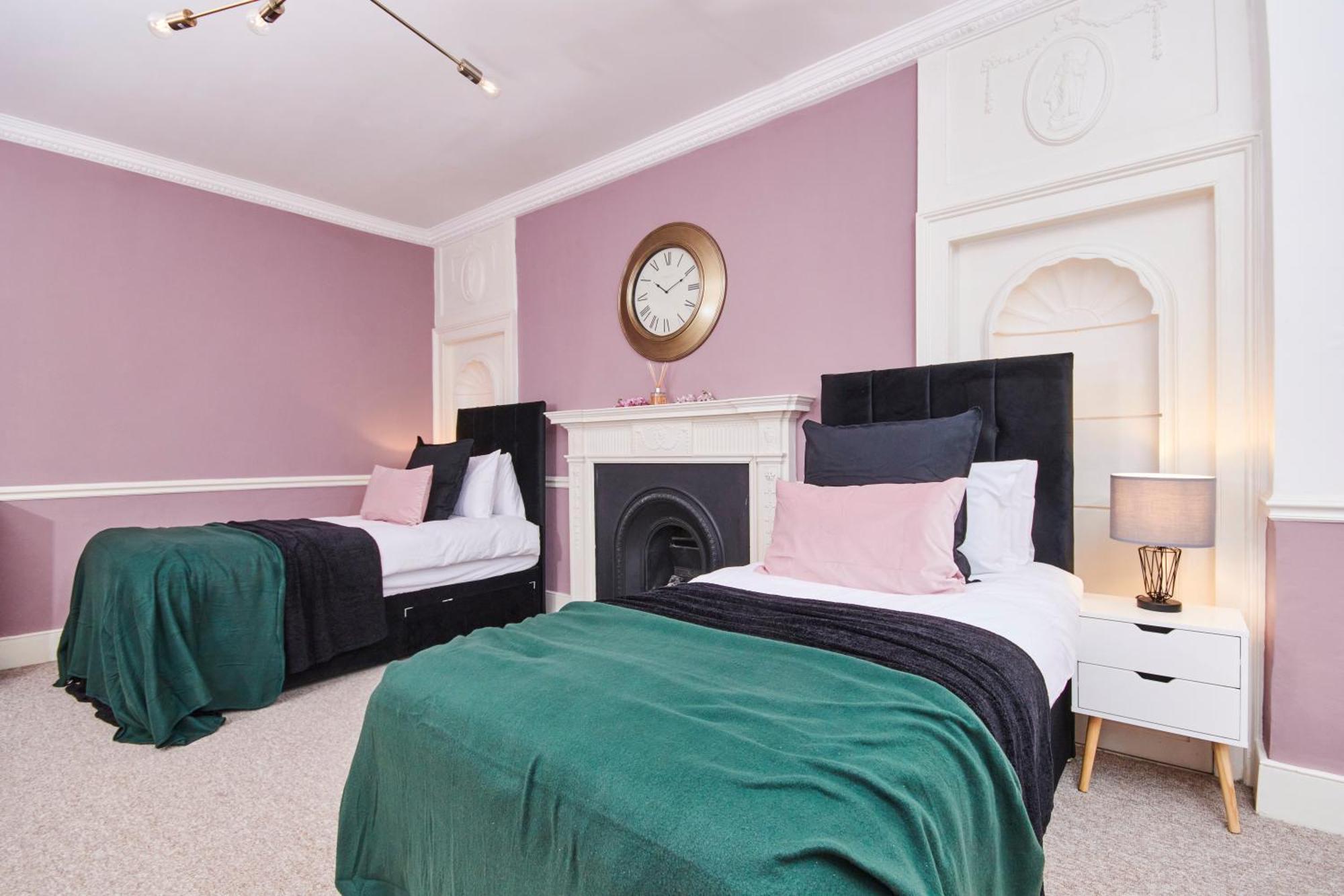 Beautiful 2Bedroom 4 Actual Beds House With Wifi By Purestay Bath Exterior foto